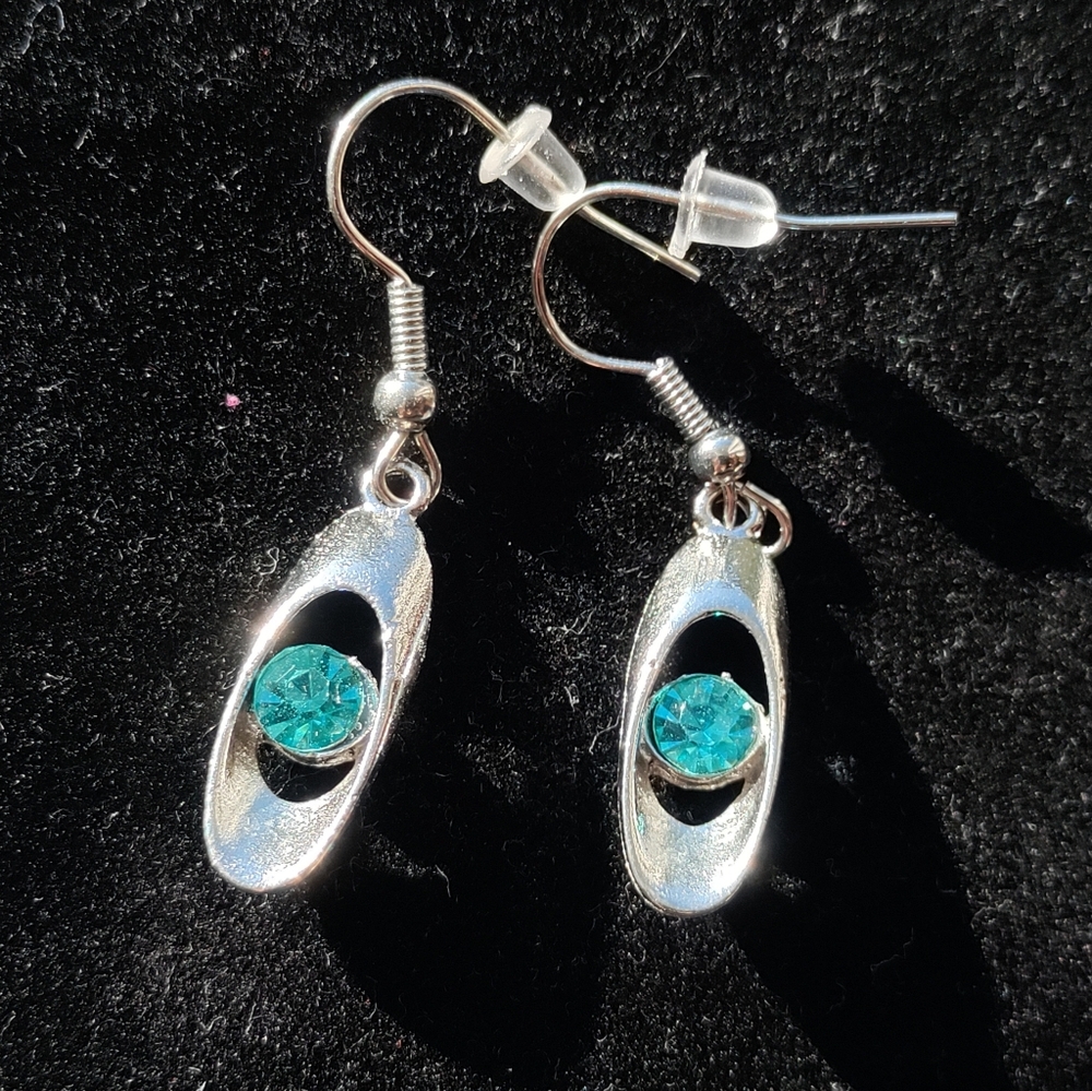 🛸NEW Elegant Silver and Deep Teal Imitation Gemstone Earrings